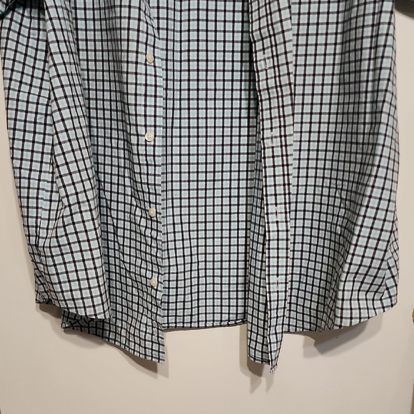 Croft & Barrow Blue and White Casual Button Down Shirt - Picture 5 of 5